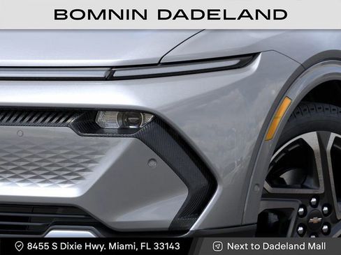 New 2025 Chevrolet Equinox EV LT w/ Convenience Package II image 11