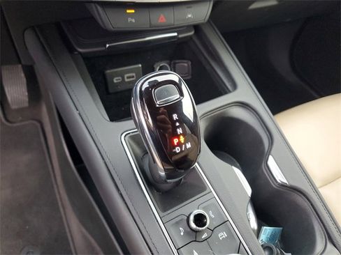 Used 2024 Cadillac XT4 Premium Luxury image 25