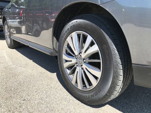 Used 2019 Nissan Pathfinder SL FWD image 10