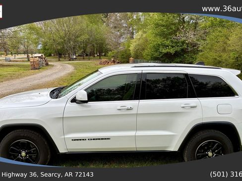 Used 2018 Jeep Grand Cherokee Laredo image 18