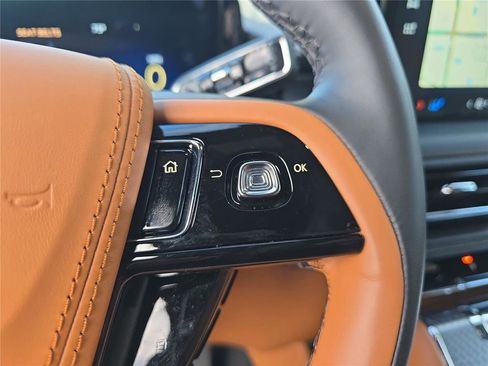 Used 2025 Lincoln Aviator Black Label w/ Jet Appearance Package image 27