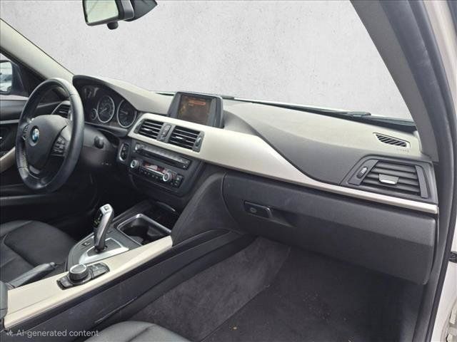 Used 2015 BMW 320i Sedan RWD image 18
