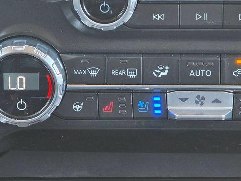 Used 2021 Ford F150 Lariat w/ Equipment Group 502A High AWD/4WD image 15