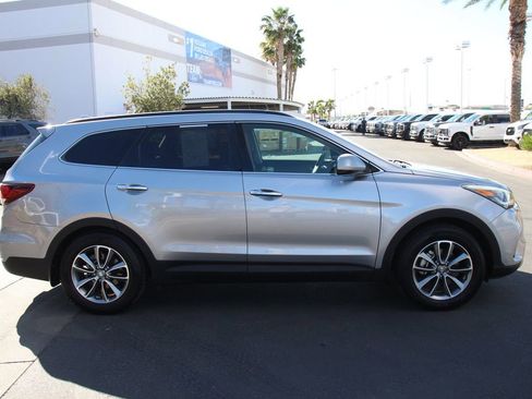 Used 2018 Hyundai Santa Fe SE FWD image 10