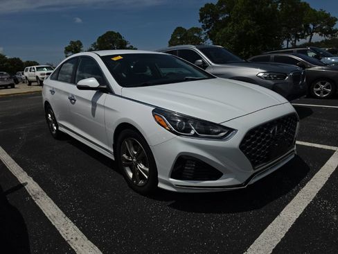 Used 2019 Hyundai Sonata SEL w/ Cargo Package FWD image 2