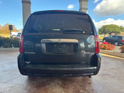 Used 2010 Dodge Grand Caravan SXT w/ Family Value Group image 5