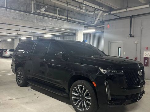 Used 2021 Cadillac Escalade ESV Sport Platinum RWD image 2
