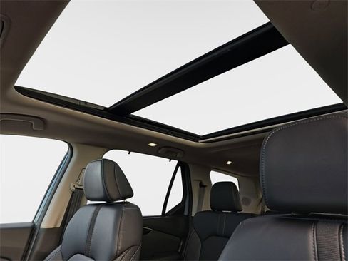 Used 2023 Honda Pilot Touring image 34