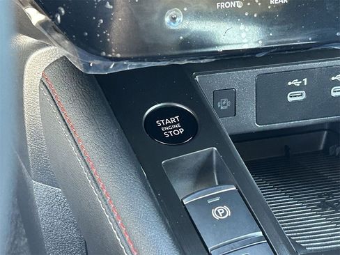 New 2025 Nissan Kicks SR image 28