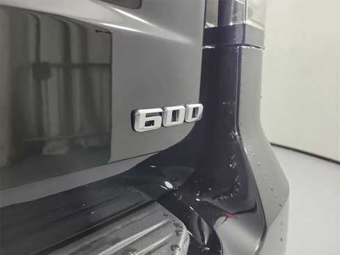 Certified 2022 Cadillac Escalade Premium Luxury w/ Performance Package image 5