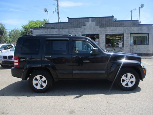 Used 2012 Jeep Liberty Sport w/ Popular Equipment Group image 2