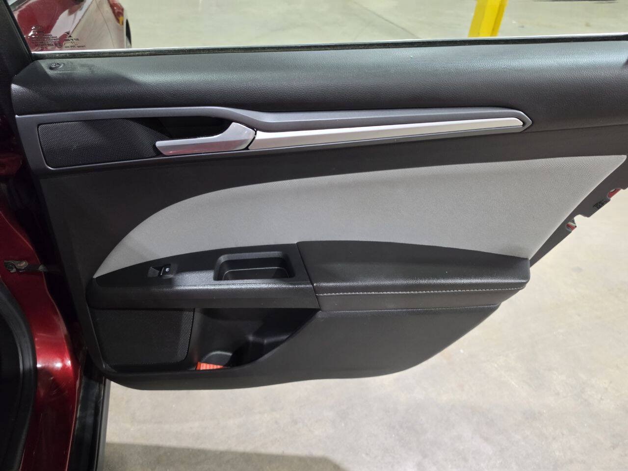 Used 2014 Ford Fusion S FWD image 28