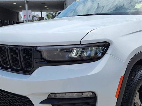 Certified 2025 Jeep Grand Cherokee Limited w/ Black Appearance Package image 7