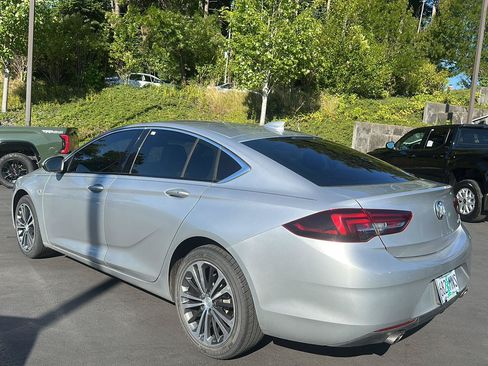 Used 2019 Buick Regal Preferred FWD image 2