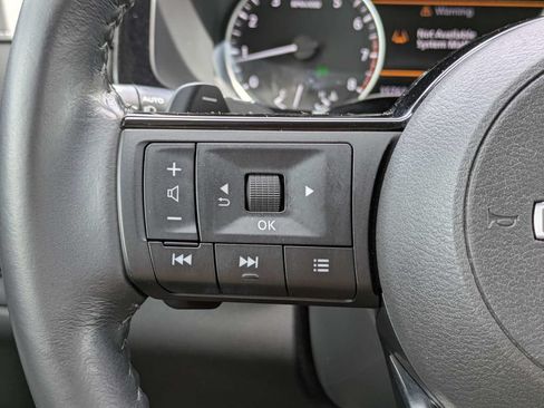 Used 2022 Nissan Pathfinder SV w/ SV Black Package FWD image 32