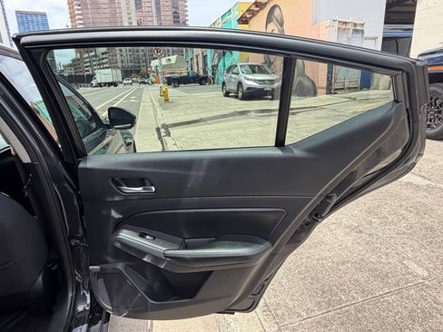Used 2019 Nissan Altima 2.5 SV FWD image 11