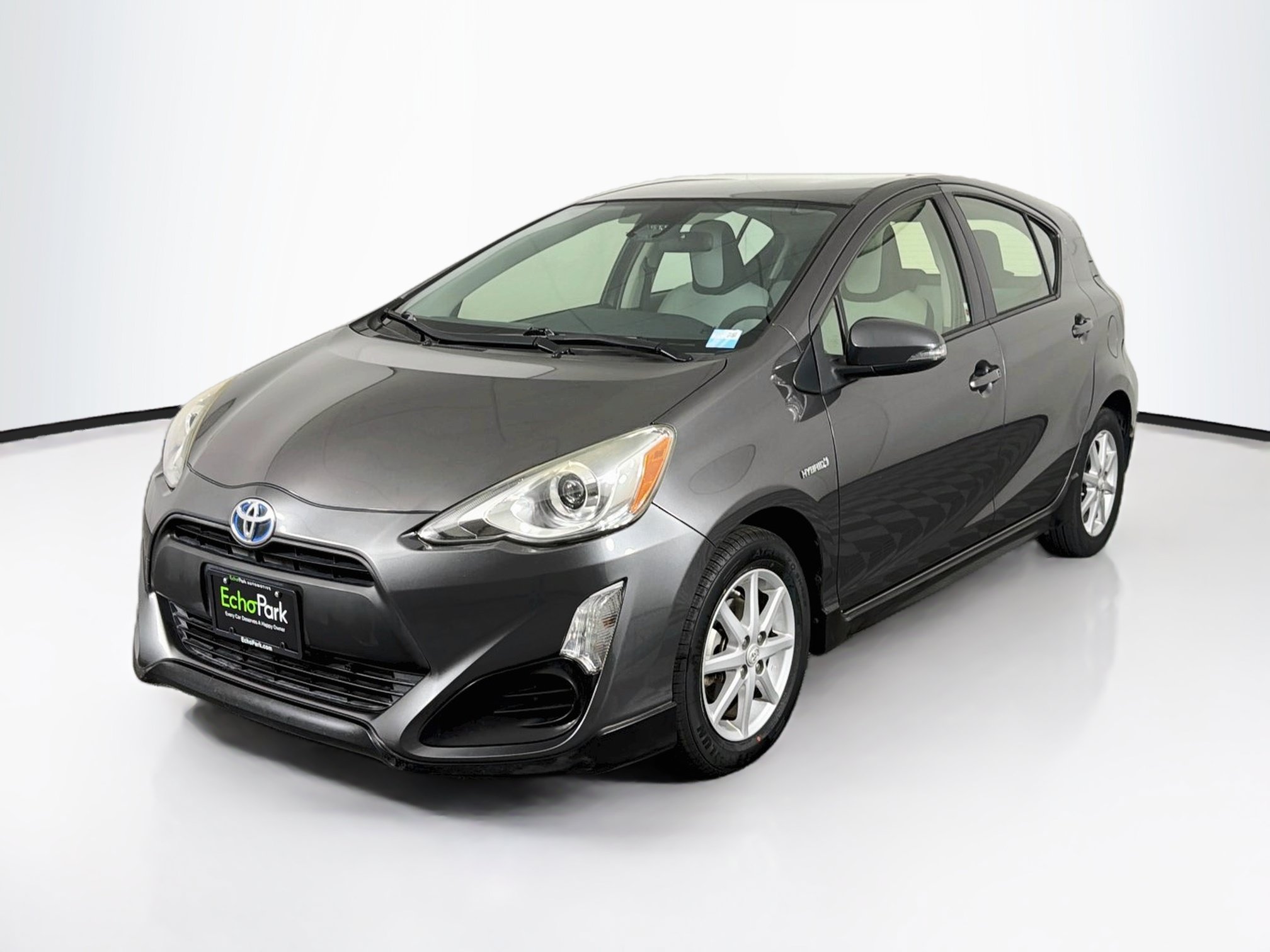 Used 2017 Toyota Prius C One FWD image 3