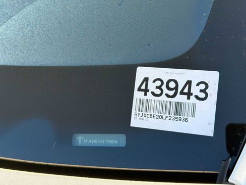 Used 2020 Tesla Model X Long Range 4D Sport Utility image 4