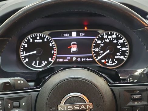 Used 2023 Nissan Pathfinder SL AWD/4WD image 18
