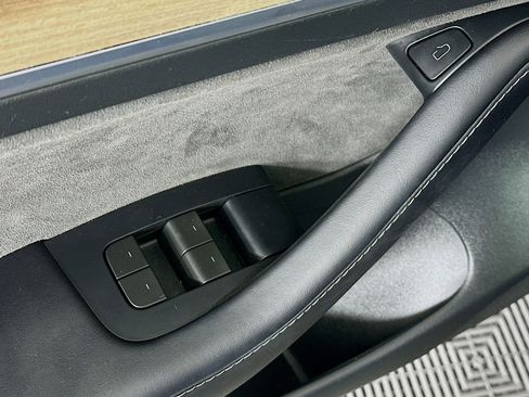 Used 2023 Tesla Model 3 Standard Range image 15