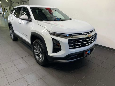 New 2026 Chevrolet Equinox LT image 2