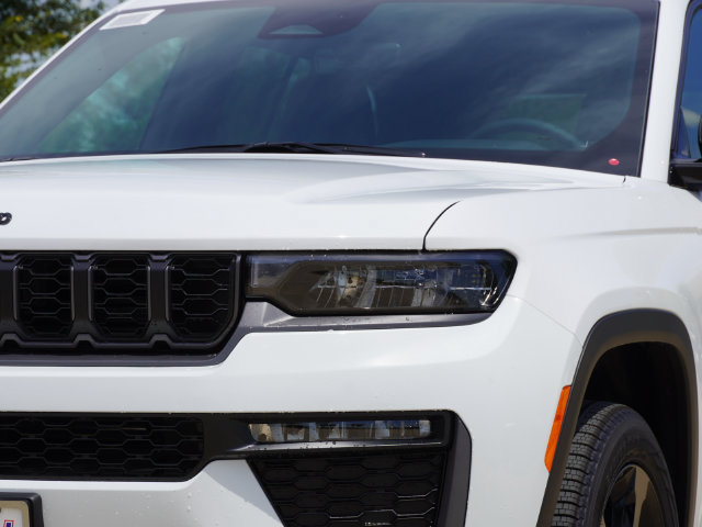 New 2026 Jeep Grand Cherokee Limited w/ Limited Altitude Package AWD/4WD image 7
