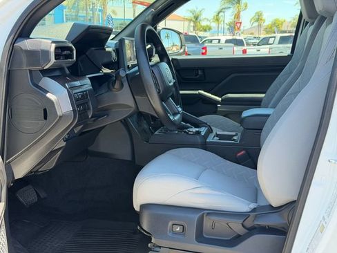 Used 2026 Toyota Tacoma SR5 AWD/4WD image 15