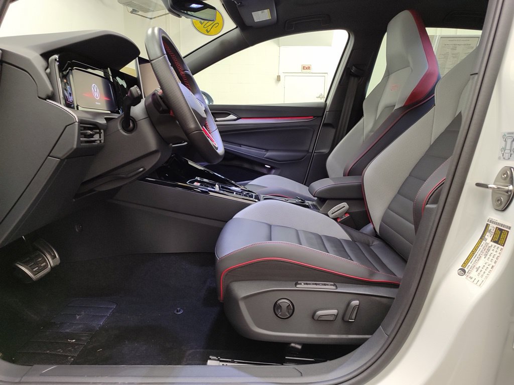 Used 2025 Volkswagen GTI SE FWD image 11
