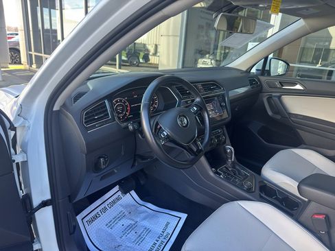 Used 2019 Volkswagen Tiguan SEL image 3