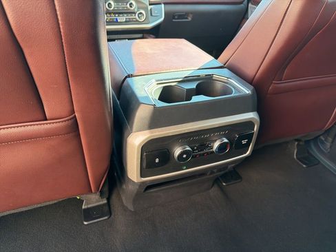Used 2024 Ford Expedition Limited image 21
