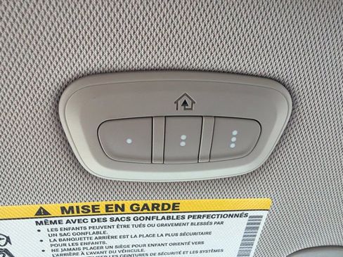 Used 2022 Chrysler Pacifica Limited FWD image 28