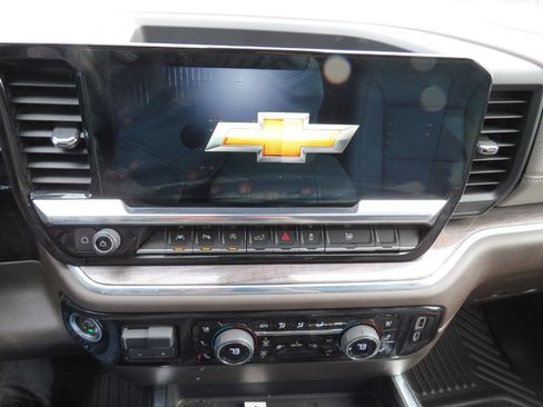 Used 2024 Chevrolet Silverado 1500 LTZ w/ LTZ Convenience Package II image 5