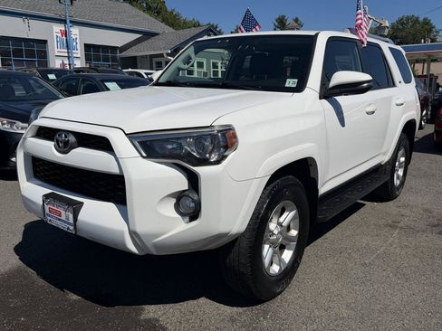 Used 2018 Toyota 4Runner SR5 Premium AWD/4WD image 4