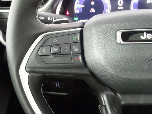 New 2025 Jeep Grand Cherokee Altitude image 25