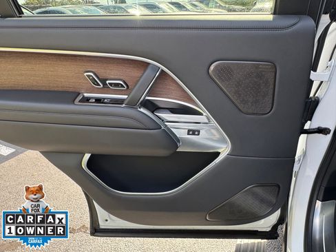 Used 2025 Land Rover Range Rover Long Wheelbase Autobiography image 19