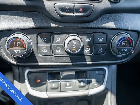 Used 2022 GMC Terrain SLT image 26