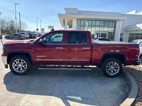 Used 2018 GMC Sierra 1500 SLT w/ SLT Premium Package image 2