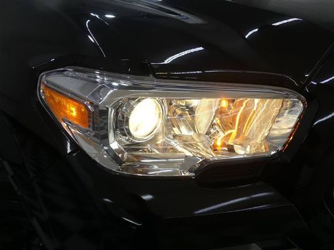 Used 2021 Toyota Tacoma SR AWD/4WD image 13