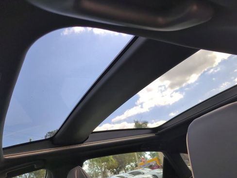 Used 2023 Toyota Crown Limited image 18