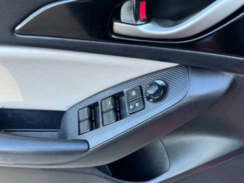 Used 2015 MAZDA MAZDA3 i Touring image 16