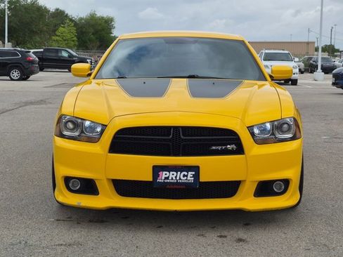 Used 2012 Dodge Charger SRT8 Super Bee w/ Driver Convenience Group II RWD image 2