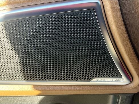 Used 2022 Kia Telluride SX w/ SX Prestige Package image 19