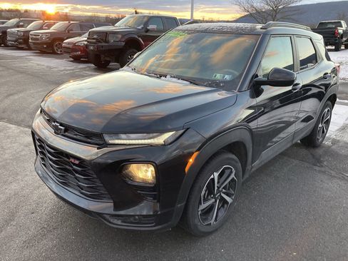 Used 2023 Chevrolet TrailBlazer RS w/ Sun and Liftgate Package image 3