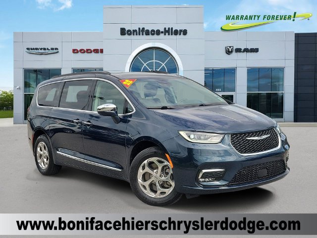 Used 2022 Chrysler Pacifica Limited w/ Uconnect Theater Family Group AWD/4WD image 1