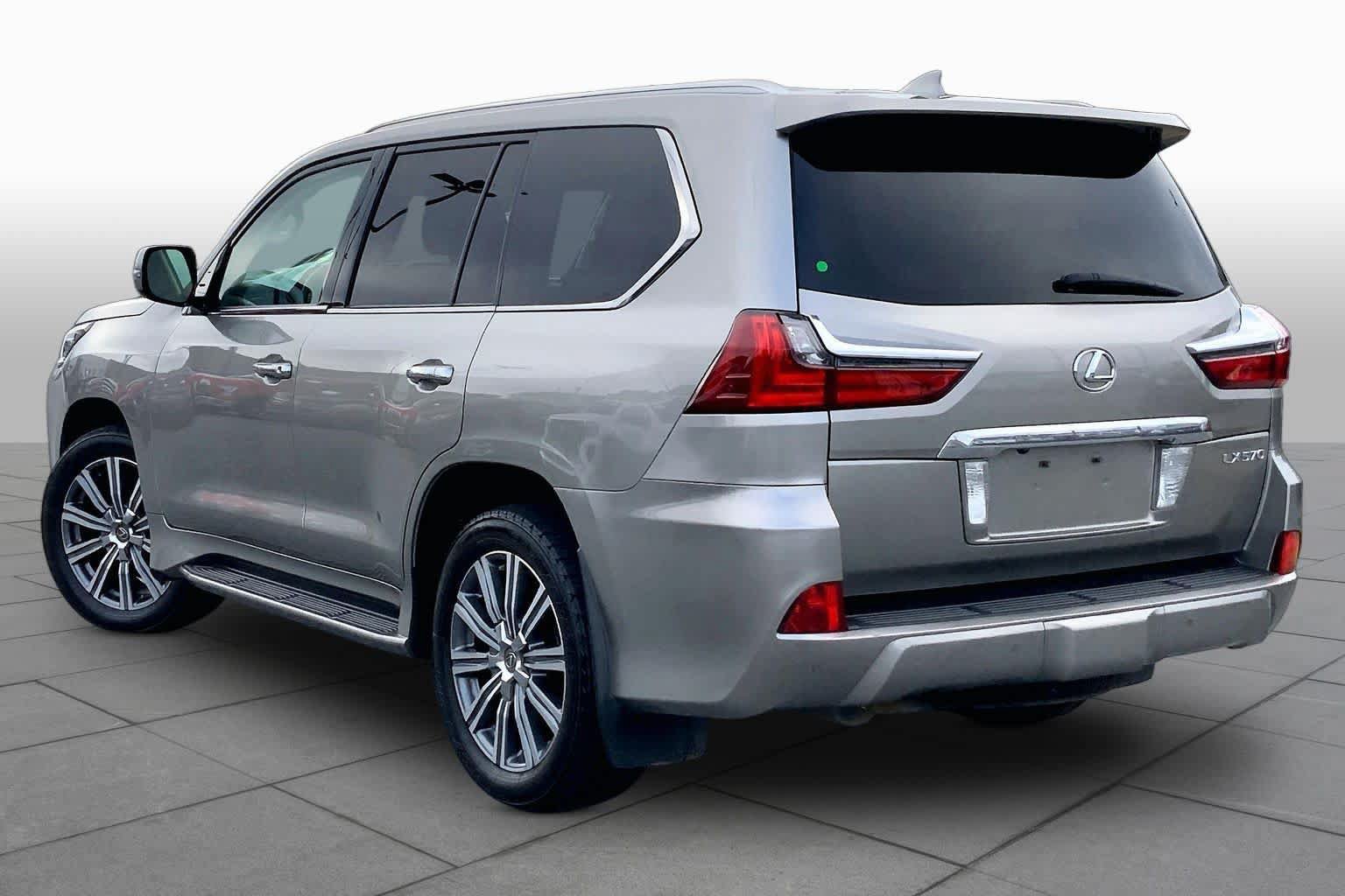 Used 2017 Lexus LX 570 4WD w/ Luxury Package image 11