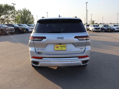 Used 2022 Jeep Grand Cherokee L Overland w/ Advanced Protech Group III AWD/4WD image 6