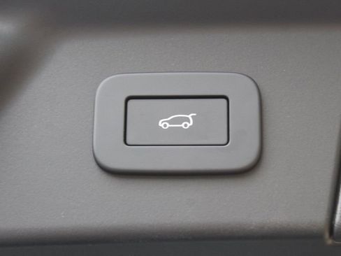 New 2026 Land Rover Range Rover Velar Dynamic SE AWD/4WD image 22