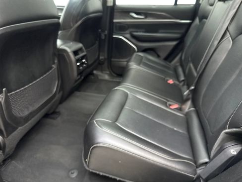 Used 2022 Jeep Grand Cherokee Limited 4xe w/ Luxury Tech Group II AWD/4WD image 34