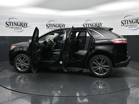 Used 2021 Ford Edge Titanium FWD image 37