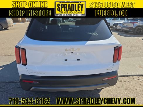 Used 2023 Kia Sorento X-Line EX image 4